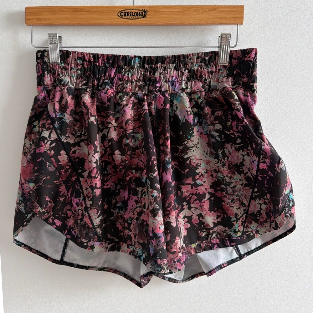 Lululemon Athletica Hotty Hot Low-Rise Lined Short 2.5" Stencil Blossom Red Sz